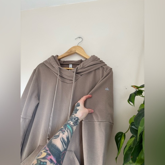 ALO Yoga cover sweatshirt dress in mushroom - Picture 4 of 7